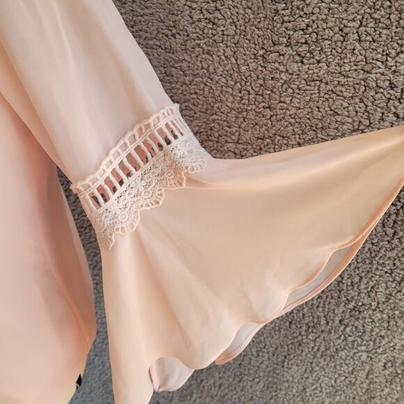 IZ Byer pink bell long sleeve pullover chiffon blouse, size M New with Tags - Picture 2 of 9